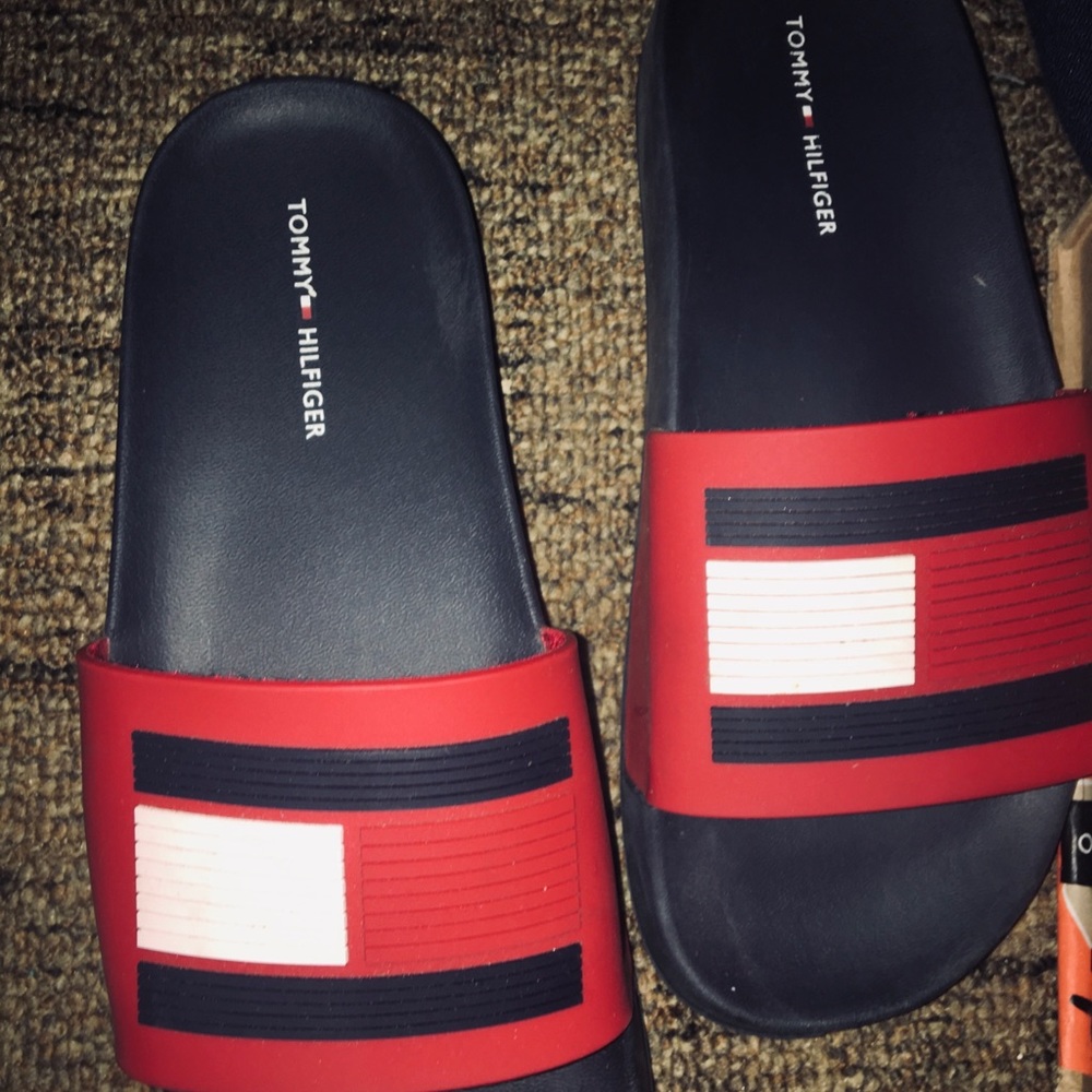 6.5 women Tommy Hilfiger slippers